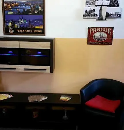 酒店 Rohoznik 3*